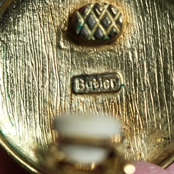 Vintage Gold Tone Butler Moon and Stars Round Clip On Earrings - Picture 10 of 15